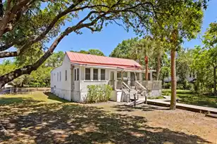 2250 Myrtle Ave, Sullivans Island, SC 29482 - Photo 2