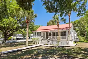 2250 Myrtle Ave, Sullivans Island, SC 29482 - Photo 4