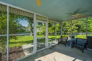 995 Oakcrest Dr, Charleston, SC 29412 - Photo 28