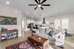 402 Parish Farms Dr, Summerville, SC 29486 - Photo 2