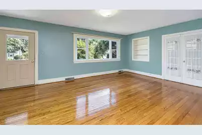 279 Hawthorne Street, Mount Pleasant, SC 29464 - Photo 4