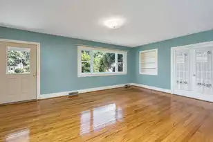 279 Hawthorne St, Mount Pleasant, SC 29464 - Photo 4
