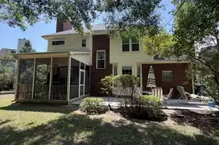 1391 Lakecrest Ct, Mount Pleasant, SC 29466 - Photo 2