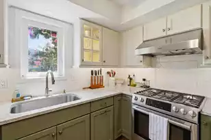 1001 Ventura Pl, Mount Pleasant, SC 29464 - Photo 10