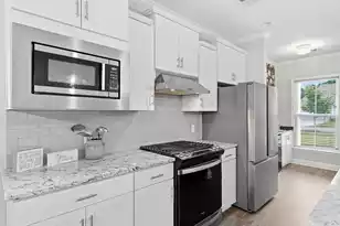 619 Daffodil Ct, Summerville, SC 29486 - Photo 6