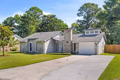 1304 Hampton Drive, Summerville, SC 29486 - Photo 2