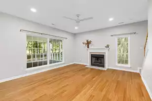 2813 Bottlebrush Ct, Mount Pleasant, SC 29466 - Photo 4