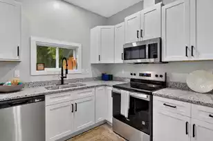 730 Anderson St, Kingstree, SC 29556 - Photo 8