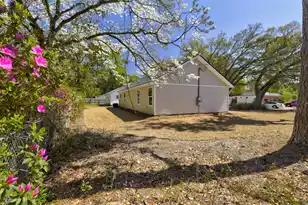 122 Thompson St, Walterboro, SC 29488 - Photo 8