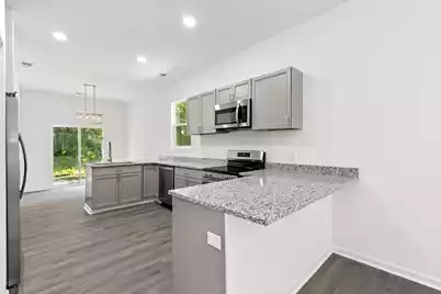 2013 Robertson Boulevard, North Charleston, SC 29406 - Photo 6