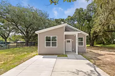 2013 Robertson Boulevard, North Charleston, SC 29406 - Photo 2