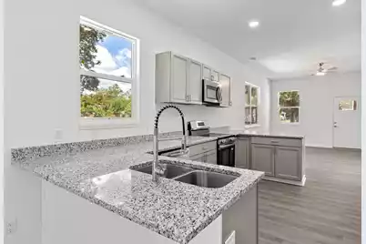 2013 Robertson Boulevard, North Charleston, SC 29406 - Photo 12