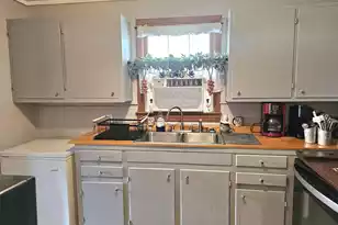 205 Forest Cir, Walterboro, SC 29488 - Photo 6