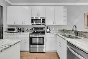 1377 Hopton Cir, Mount Pleasant, SC 29466 - Photo 4