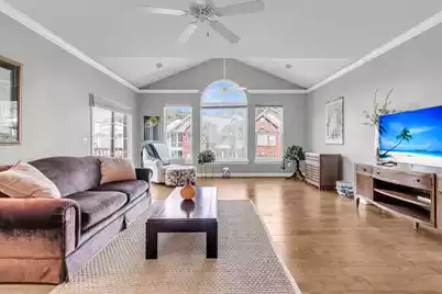 1377 Hopton Circle, Mount Pleasant, SC 29466 - Photo 2