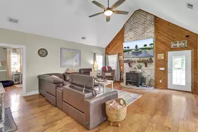135 Gilleys Court, Summerville, SC 29483 - Photo 4