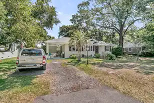 934 Yorktown Dr, Charleston, SC 29412 - Photo 6