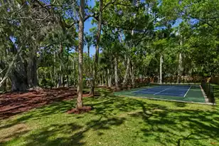 103 Oakview Ln, Isle Of Palms, SC 29451 - Photo 4