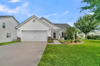 558 Holiday Drive, Summerville, SC 29483 - Photo 2
