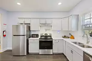 66 Line St #B, Charleston, SC 29403 - Photo 8