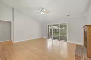 201 Smithfield Ave, Summerville, SC 29485 - Photo 4