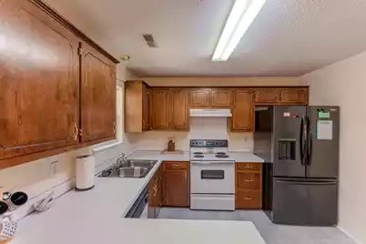 469 Courtland Drive, Summerville, SC 29486 - Photo 8