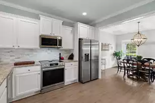313 Forsythia Ave, Summerville, SC 29483 - Photo 18