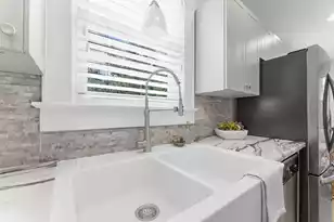 1 10th Ave, Charleston, SC 29403 - Photo 20