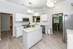1231 Center Lake Dr, Mount Pleasant, SC 29464 - Photo 10