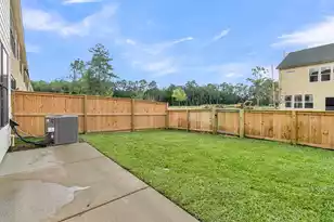 126 Dahlberg St, Summerville, SC 29483 - Photo 2