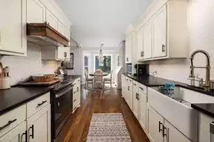 1098 Talisman Rd, Mount Pleasant, SC 29464 - Photo 4