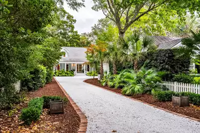 718 Royall Avenue, Mount Pleasant, SC 29464 - Photo 2