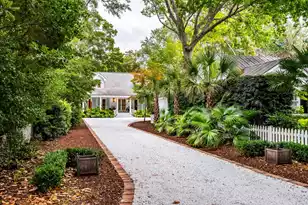 718 Royall Ave, Mount Pleasant, SC 29464 - Photo 2