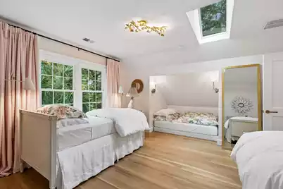 718 Royall Avenue, Mount Pleasant, SC 29464 - Photo 32