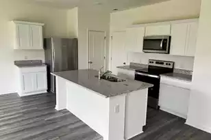 1207 Carriage Wood Cir, Ridgeville, SC 29472 - Photo 2