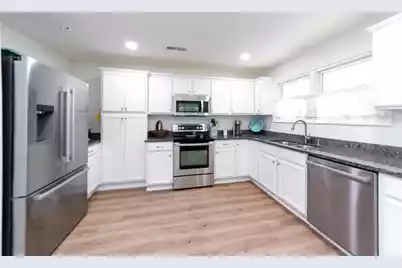 743 Sinlea Avenue, Mount Pleasant, SC 29464 - Photo 10