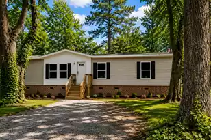 621 Gaillard St, Eutawville, SC 29048 - Photo 1
