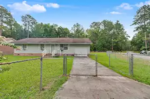 419 Cleveland St, Walterboro, SC 29488 - Photo 2