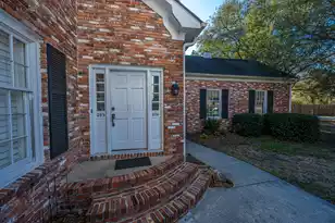 205 Woodlake Dr, Summerville, SC 29485 - Photo 2