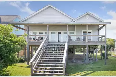 911 Arctic Avenue E, Folly Beach, SC 29439 - Photo 30