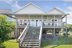 911 Arctic Ave E, Folly Beach, SC 29439 - Photo 30