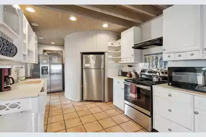 911 Arctic Avenue E, Folly Beach, SC 29439 - Photo 12