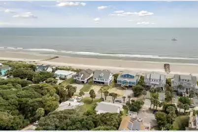 911 Arctic Avenue E, Folly Beach, SC 29439 - Photo 36