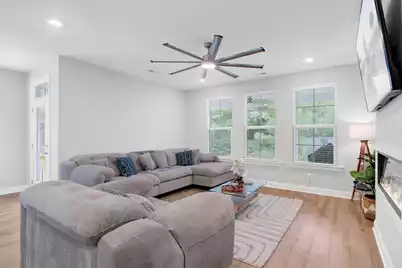 608 Pointe Boulevard S, Summerville, SC 29483 - Photo 4