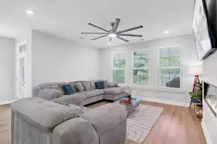 608 Pointe Blvd S, Summerville, SC 29483 - Photo 4
