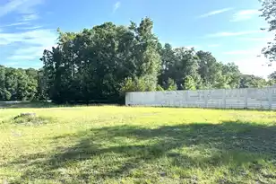 1096 Beehive Rd, Mount Pleasant, SC 29429 - Photo 1