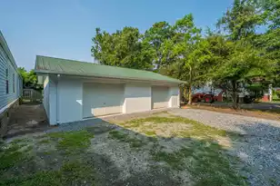 2155 Poinsettia Ave, Summerville, SC 29486 - Photo 32