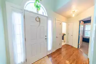 359 Kingston Ln, Mount Pleasant, SC 29464 - Photo 2