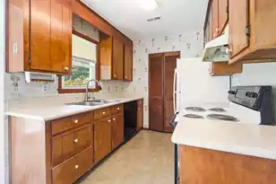617 Longleaf Rd, Summerville, SC 29486 - Photo 8