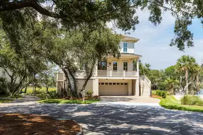 813 Harbour Watch Court, Mount Pleasant, SC 29464 - Photo 2